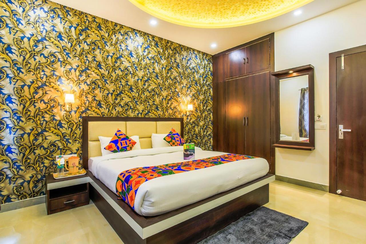 Fabhotel Star Of Taj Restobar Fatehabad Road Agra  Exterior photo